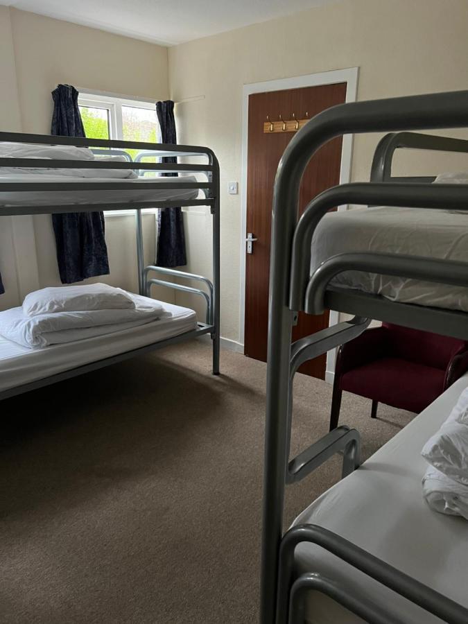 Saucy Mary'S Hostel Кайлакин Екстериор снимка