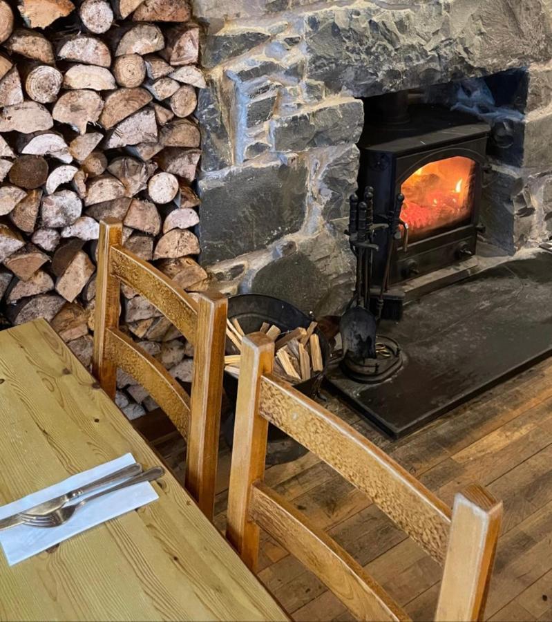 Saucy Mary'S Hostel Кайлакин Екстериор снимка