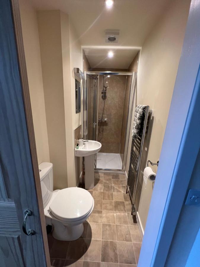 Saucy Mary'S Hostel Кайлакин Екстериор снимка